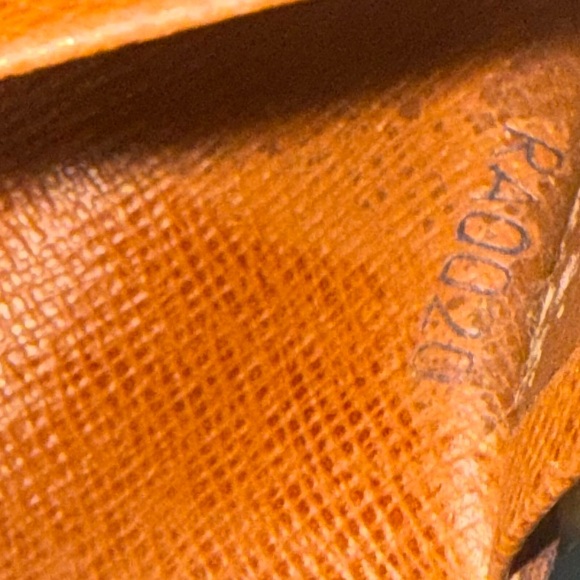 Louis Vuitton monogram wallet -Authentic - Picture 2 of 15